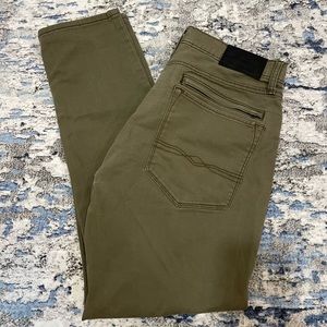 Levi’s Denizen army green jeans